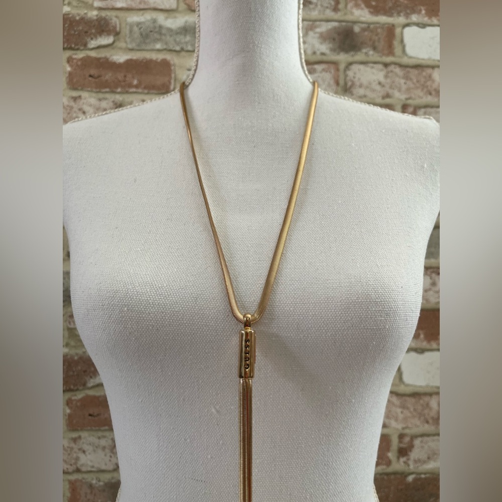 Guess Gold-Tone Logo & Tassel Snake-Chain Lariat Necklace, 28" + 2" exte…